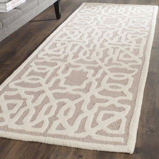 Safavieh Cambridge 570 Beige/Ivory Area Rug Room Scene