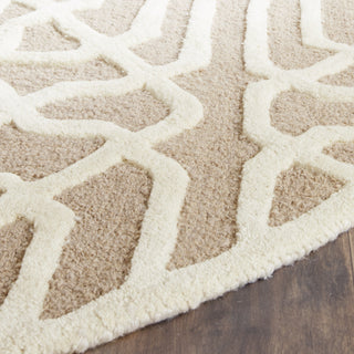 Safavieh Cambridge 570 Beige/Ivory Area Rug Detail