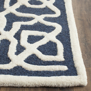 Safavieh Cambridge 570 Navy/Ivory Area Rug Detail