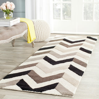 Safavieh Cambridge 580 Ivory/Black Area Rug Room Scene