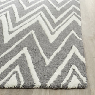 Safavieh Cambridge 711 Dark Grey/Ivory Area Rug Detail