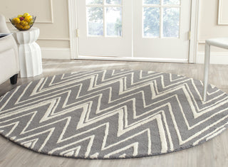 Safavieh Cambridge 711 Dark Grey/Ivory Area Rug Room Scene Feature