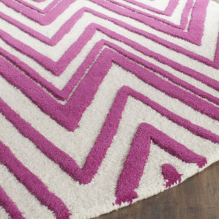 Safavieh Cambridge 711 Ivory/Fuchsia Area Rug Detail