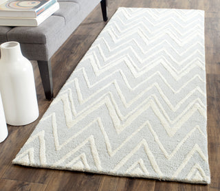 Safavieh Cambridge 711 Grey/Ivory Area Rug Room Scene Feature