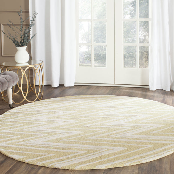 Safavieh Cambridge 711 Light Gold/Ivory Area Rug – Incredible Rugs and ...