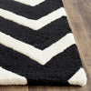 Safavieh Cambridge 714 Black/Ivory Area Rug Detail