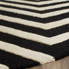 Safavieh Cambridge 714 Black/Ivory Area Rug Detail