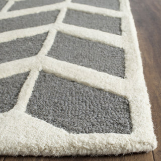 Safavieh Cambridge 718 Dark Grey/Ivory Area Rug Detail