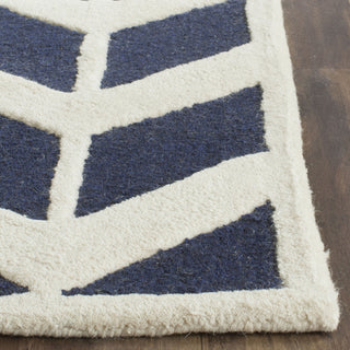 Safavieh Cambridge 718 Navy/Ivory Area Rug Detail