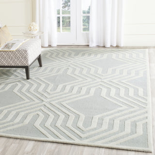 Safavieh Cambridge 724 Grey/Ivory Area Rug Room Scene Feature