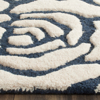 Safavieh Cambridge 782 Navy/Ivory Area Rug Detail