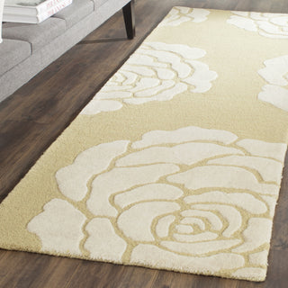 Safavieh Cambridge 782 Light Gold/Ivory Area Rug Room Scene