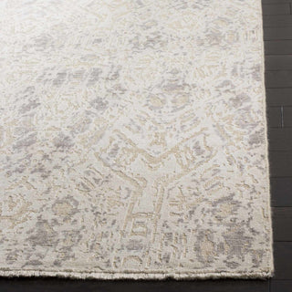 Safavieh Centennial CEN612 Ivory/Silver Area Rug Detail