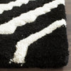 Safavieh Chatham Black/Ivory Area Rug Detail