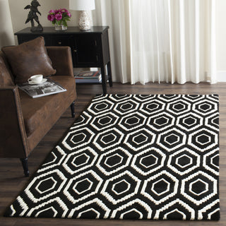 Safavieh Chatham Black/Ivory Area Rug Room Scene Feature