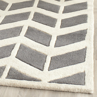 Safavieh Chatham 746 Dark Grey/Ivory Area Rug Detail