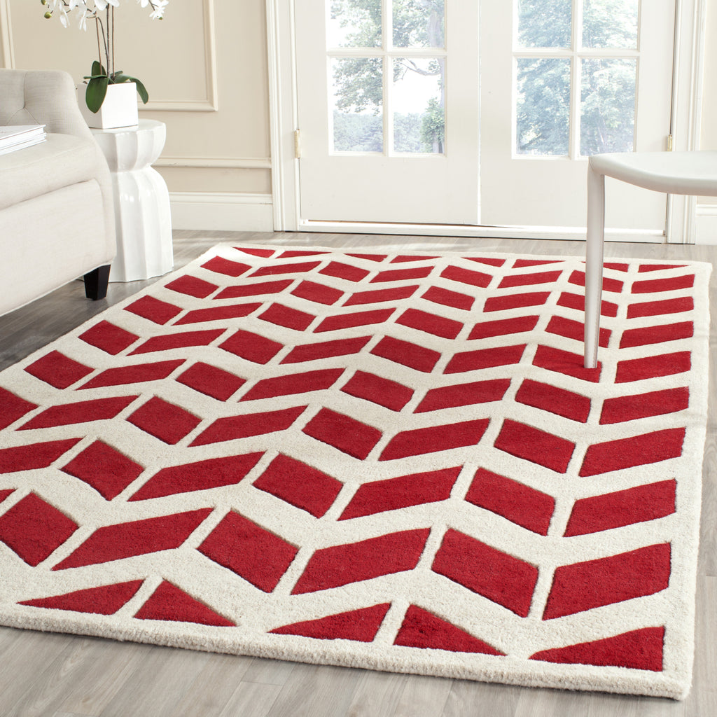 Safavieh Chatham 746 Red/Ivory Area Rug Room Scene Feature