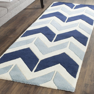 Safavieh Chatham 756 Dark Blue/Light Blue Area Rug Room Scene