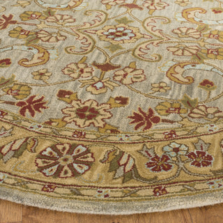 Safavieh Classic Cl324 Light Green/Gold Area Rug Detail