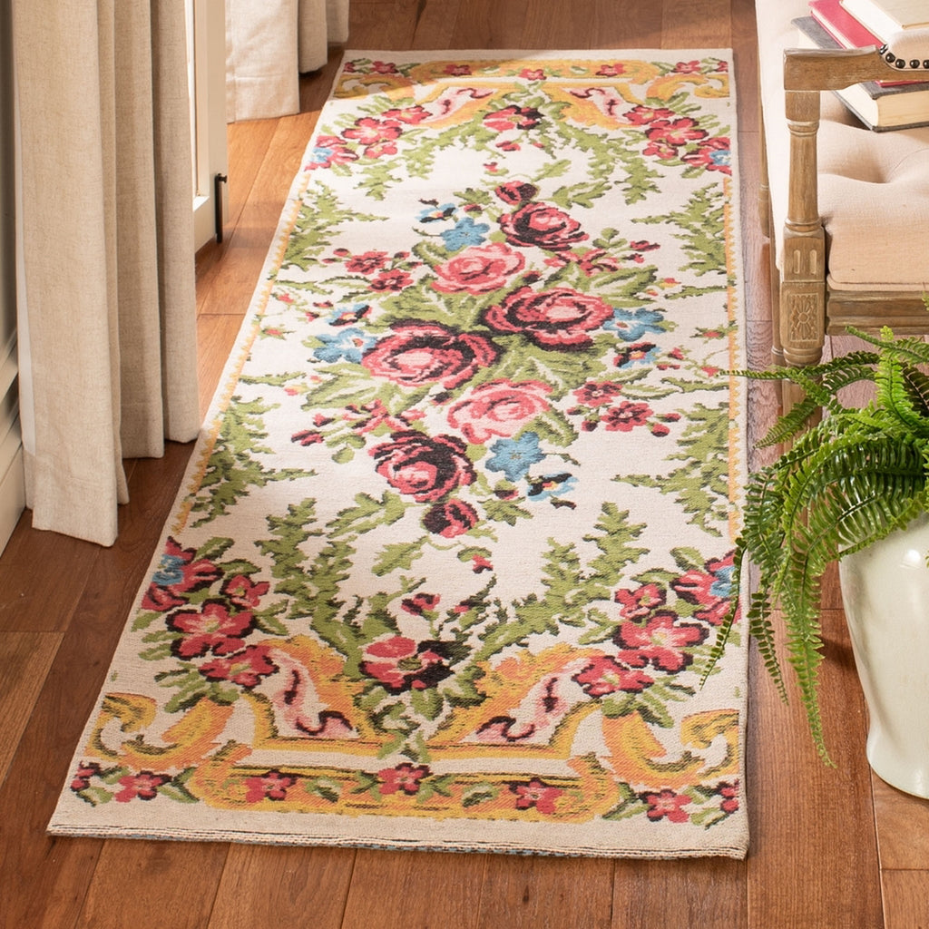 Safavieh Classic Vintage CLV112A Ivory/Rose Area Rug Lifestyle Image Feature
