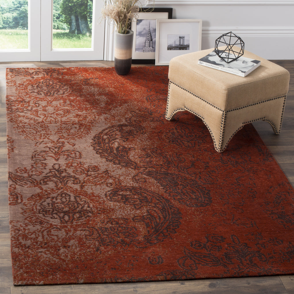 Safavieh Classic Vintage CLV222A Rust/Brown Area Rug  Feature