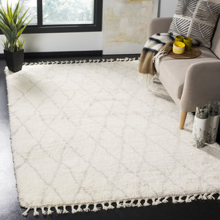 Safavieh Casablanca CSB145 Ivory/Grey Area Rug Room Scene