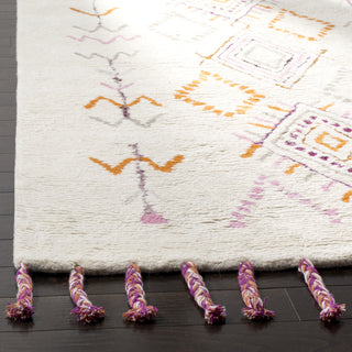 Safavieh Casablanca CSB215 Ivory/Multi Area Rug Detail