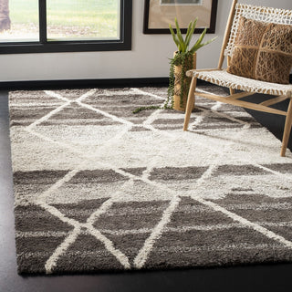 Safavieh Casablanca Shag 250 Sand/Ivory Area Rug Room Scene Feature