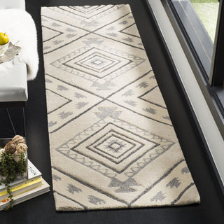 Safavieh Casablanca Shag 302 Ivory/Grey Area Rug Room Scene