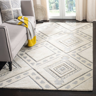 Safavieh Casablanca Shag 302 Ivory/Grey Area Rug Room Scene Feature