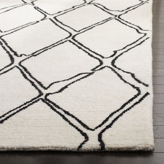 Safavieh Casablanca Shag 350 Ivory/Black Area Rug Detail