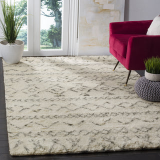 Safavieh Casablanca Shag 827 Ivory/Grey Area Rug Room Scene Feature