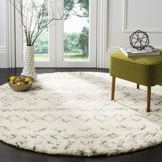 Safavieh Casablanca Shag 827 Ivory/Grey Area Rug Room Scene