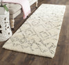 Safavieh Casablanca Shag 845 Ivory/Grey Area Rug Room Scene