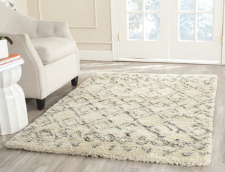 Safavieh Casablanca Shag 845 Ivory/Grey Area Rug Room Scene Feature