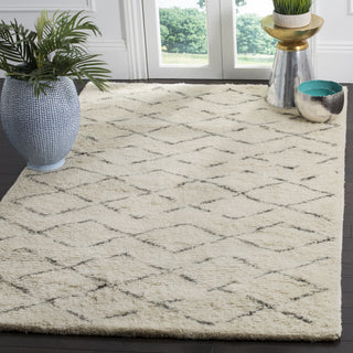 Safavieh Casablanca Shag 847 Ivory/Grey Area Rug Room Scene Feature