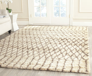 Safavieh Casablanca Shag 860 Ivory/Grey Area Rug Room Scene