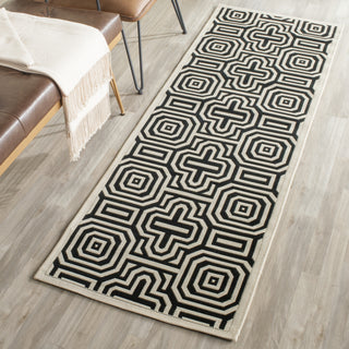 Safavieh Courtyard CY2962 Sand/Black Area Rug Room Scene Feature