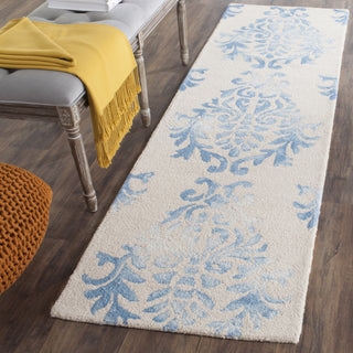 Safavieh Dip Dye 516 Beige/Blue Area Rug Room Scene Feature