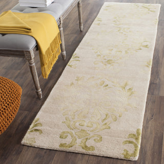 Safavieh Dip Dye 516 Beige/Green Area Rug Room Scene