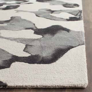 Safavieh Dip Dye 517 Beige/Charcoal Area Rug Detail