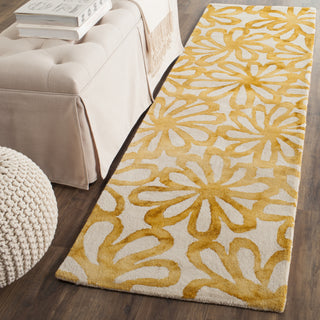 Safavieh Dip Dye 527 Beige/Gold Area Rug Room Scene Feature