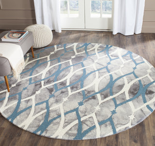 Safavieh Dip Dye 534 Grey/Ivory Blue Area Rug Room Scene Feature