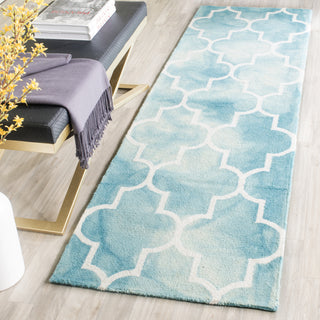 Safavieh Dip Dye 535 Turquoise/Ivory Area Rug Room Scene