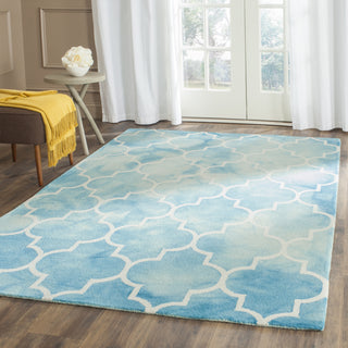 Safavieh Dip Dye 535 Turquoise/Ivory Area Rug Room Scene Feature