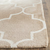 Safavieh Dip Dye 535 Beige/Ivory Area Rug Detail