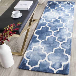 Safavieh Dip Dye 535 Navy/Ivory Area Rug Room Scene