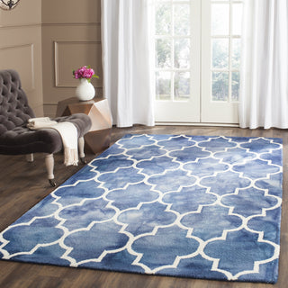 Safavieh Dip Dye 535 Navy/Ivory Area Rug Room Scene Feature