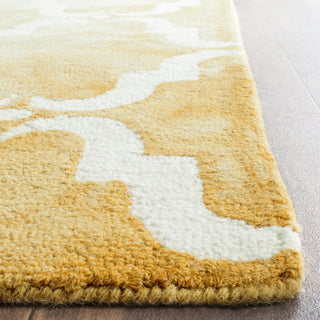 Safavieh Dip Dye 536 Gold/Ivory Area Rug Detail