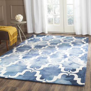 Safavieh Dip Dye 536 Navy/Ivory Area Rug Room Scene Feature